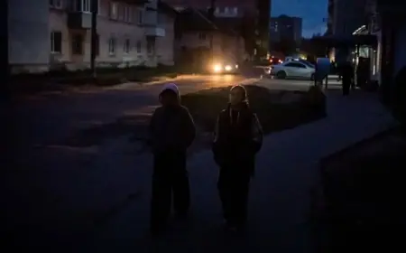 بعد ضربة روسية.. إصلاح شبكة كهرباء أوكرانيا "سيستغرق أسابيع"