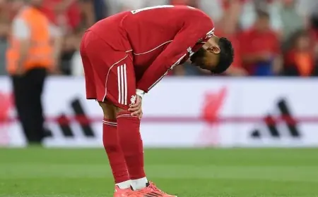 "ذا أثلتيك": صلاح "أناني" و"منفصل عن الواقع"