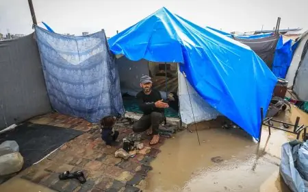 غرق مخيمات النزوح في غزة وسط ظروف جوية قاسية ونقص حاد في المساعدات
