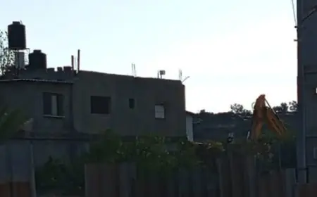 الاحتلال يهدم منزلاً في دير قديس غرب رام الله