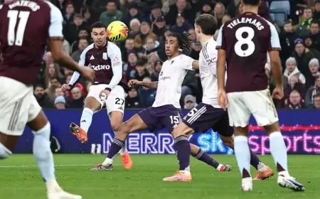 روجرز يقود فيلا إلى تجاوز يونايتد وتحقيق سلسلة تاريخية