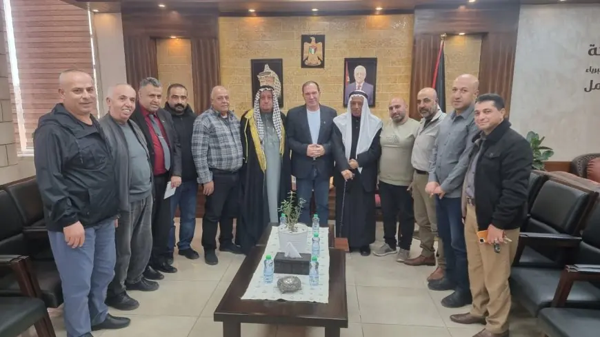 اللواء د. كميل يلتقي لجنة الإصلاح والسلم الأهلي بمحافظة طولكرم ويشيد بجهودهم