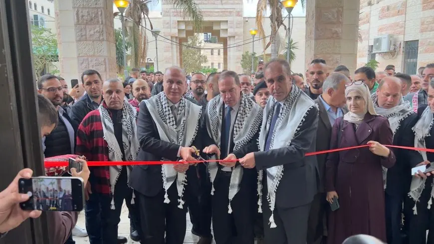 وزير الثقافة يفتتح مهرجان ومعرض يوم الكوفية الوطني بجامعة خضوري في طولكرم