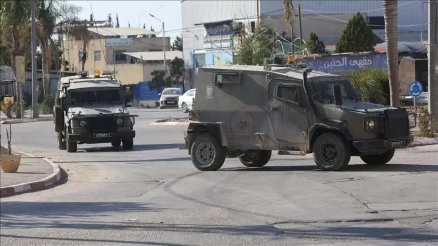 الجيش الإسرائيلي يقتل شابا فلسطينيا وسط الضفة ويحتجز جثمانه