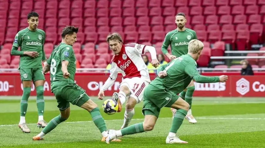 أياكس يتغلب على غرونينغن في مباراة توقفت قبل يومين