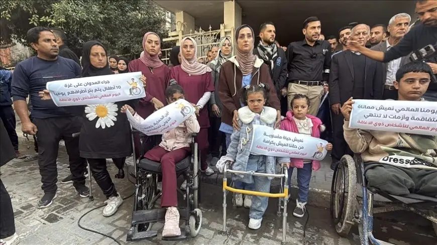 عبر وقفة.. أطفال ذوو إعاقة يطالبون بحقوقهم في غزة