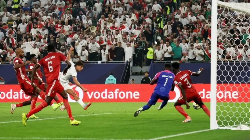 العراق يهزم السودان ويعبر للدور الثاني في كأس العرب