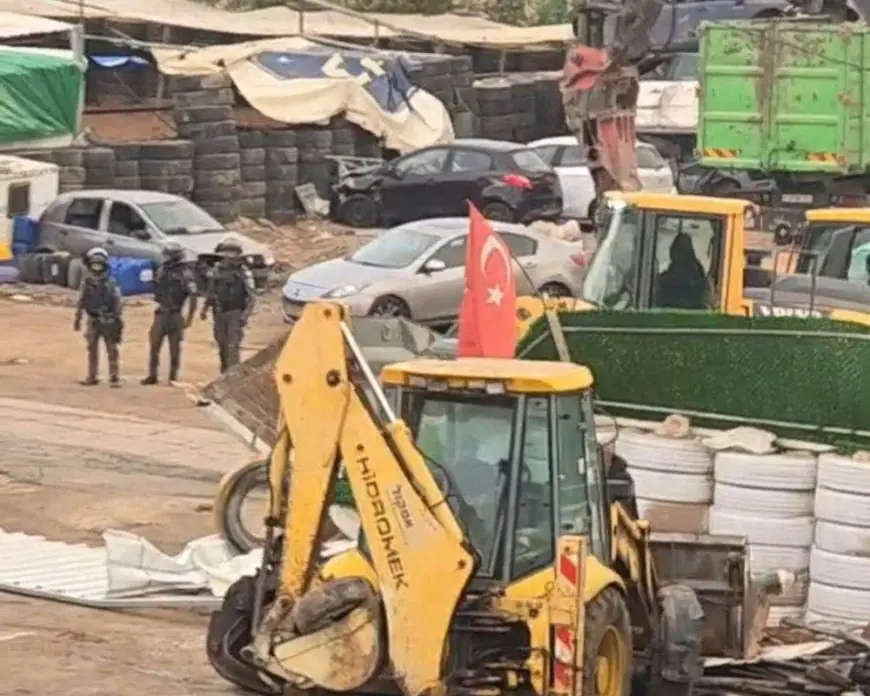 الاحتلال يهدم منشأة تجارية في شقبا غرب رام الله