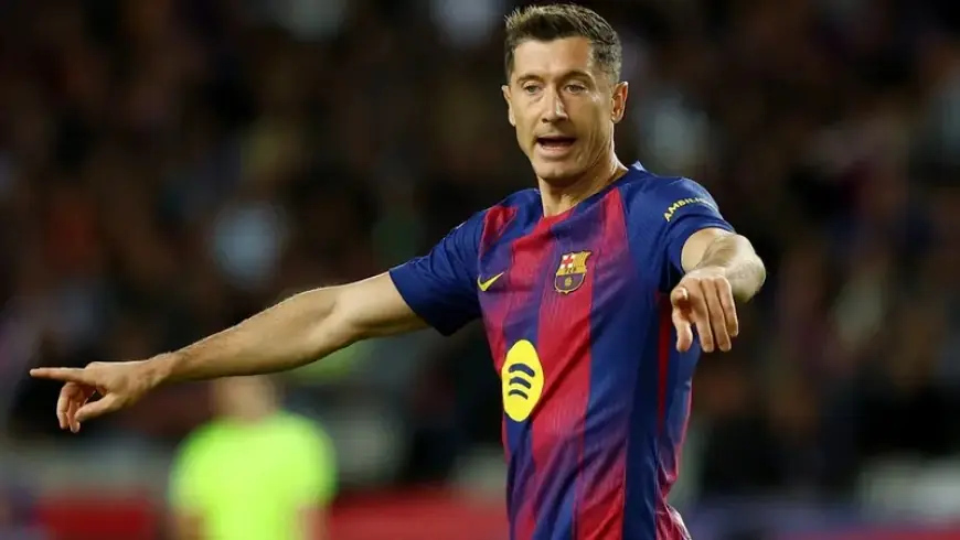 ليفاندوفسكي يعترف: برشلونة طلب مني التوقف عن تسجيل الأهداف