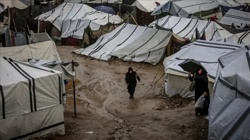 اشتداد تأثير المنخفض الجوي يفاقم معاناة النازحين في قطاع غزة