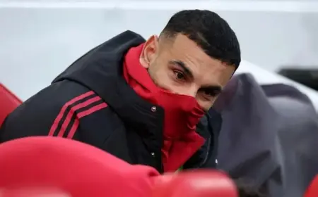 "هل انتصر صلاح؟".. جمهور ليفربول يطالب بطرد المدرب سلوت