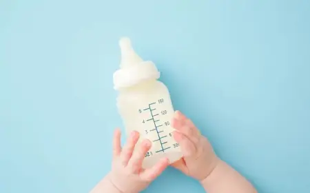 أزمة حليب الرضع تجتاح الأسواق العالمية بعد تقارير عن حالات تسمم واسعة