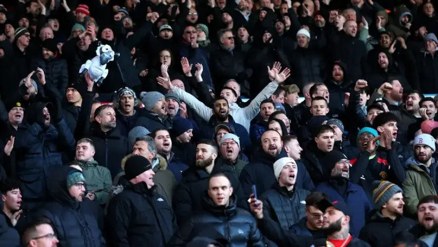 وفاة أحد مشجعي ليدز قبل بداية مباراة مانشستر يونايتد