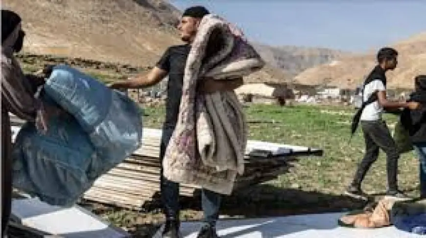 مستعمرون يجبرون 33 عائلة على الرحيل من تجمع شلال العوجا شمال أريحا