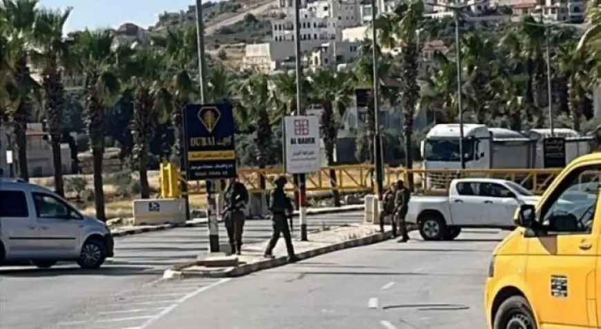 الاحتلال يواصل إغلاق المدخل الرئيسي لبلدة ترمسعيا شمال رام الله