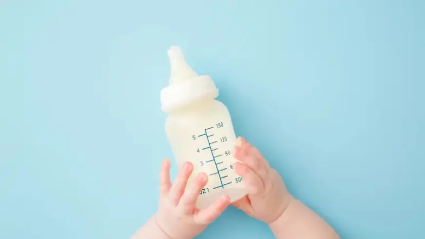 أزمة حليب الرضع تجتاح الأسواق العالمية بعد تقارير عن حالات تسمم واسعة