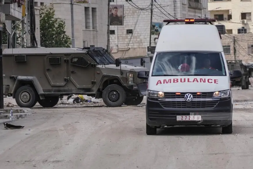 قوات الاحتلال تعتدي بالضرب على شاب خلال اقتحام بلدة الخضر