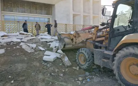 بتوجيهات محافظ طولكرم: بدء أعمال إعادة تأهيل درج المحكمة في المدينة