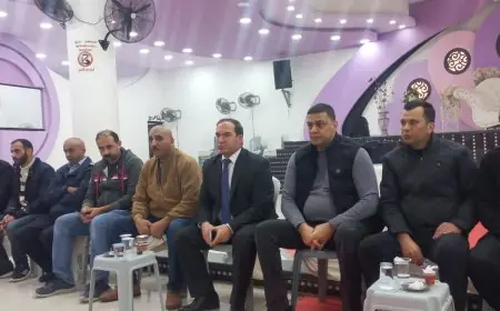 بمشاركة قائد المنطقة ومدير شرطة طولكرم  محافظ طولكرم اللواء د. عبد الله كميل يقدم واجب العزاء برحيل المناضل اللواء المتقاعد أبو شمله