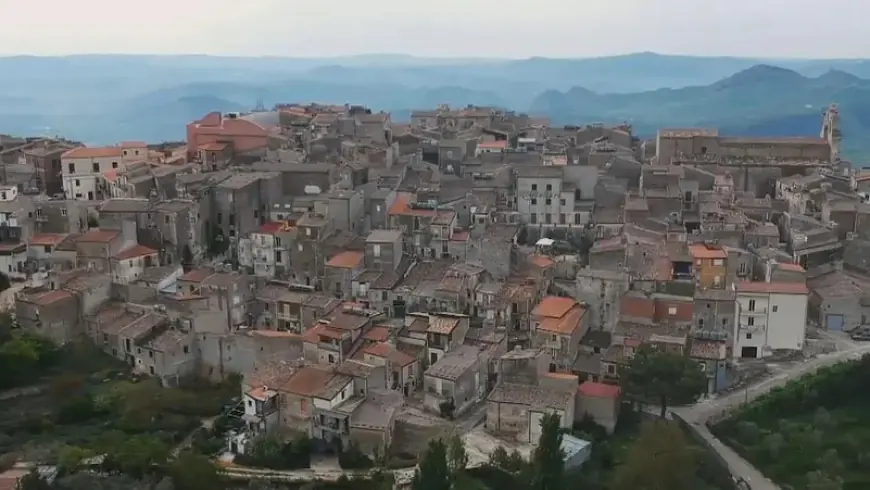 اشتباكات بين متظاهرين والشرطة بعد إغلاق مركز ثقافي في إيطاليا