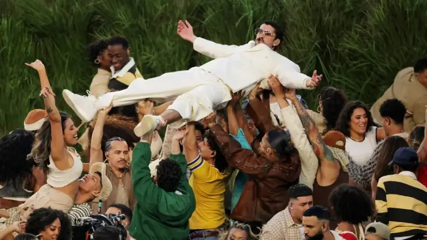 ترامب يهاجم مغنيا شهيراً.. "رقصه مقزز وكلامه غير مفهوم"