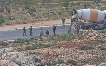 الاحتلال يحتجز عمال صيانة عند مدخل المغير شمال شرق رام الله