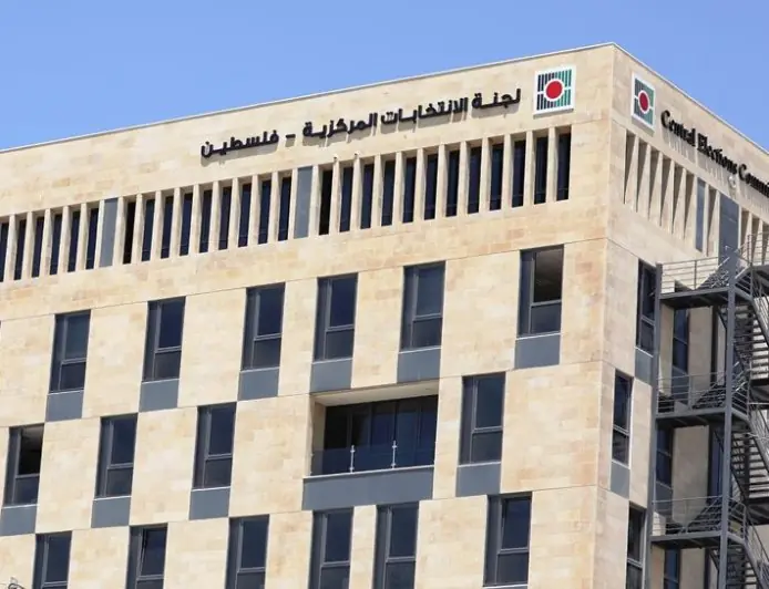 لجنة الانتخابات: إقبال غير مسبوق على المنصات الرقمية مع اقتراب يوم الاقتراع