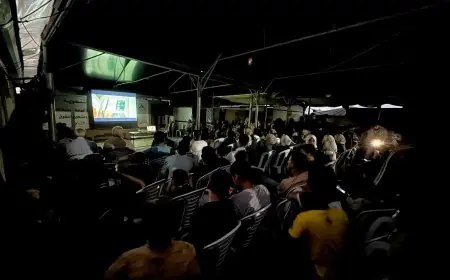 السينما تنتصر للحياة وخيام النزوح تتحول إلى منصة للسينما.. افتتاح الدورة العاشرة من مهرجان العودة السينمائي الدولي في مواصي خان يونس