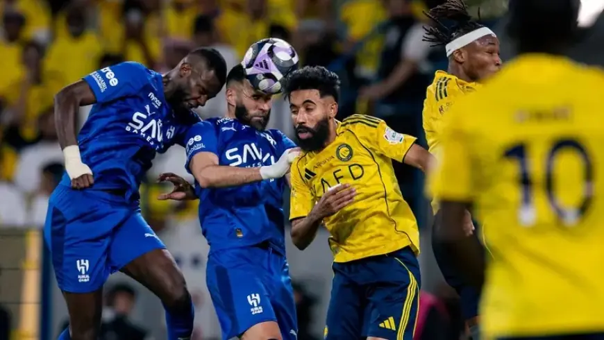 سيناريو دراماتيكي.. الهلال يتعادل مع النصر بخطأ فادح ويؤجل الحسم