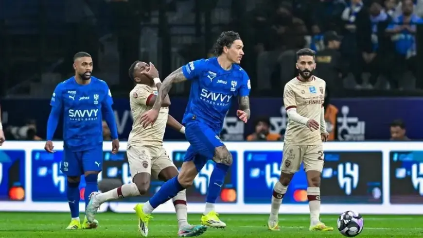 الهلال يواجه الفيحاء وعينه على "النصر"