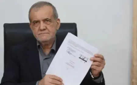 صورة لبزشكيان مع ورقة بتوقيع ترامب.. أشعلت عاصفة تعليقات