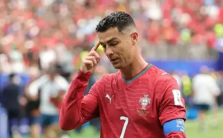 مدرب البرتغال يشعل الأزمة: لا أضمن مشاركة رونالدو أساسياً