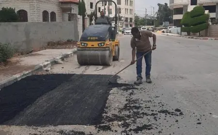 بلدية طولكرم تواصل أعمال تأهيل وصيانة الطرق في المدينة
