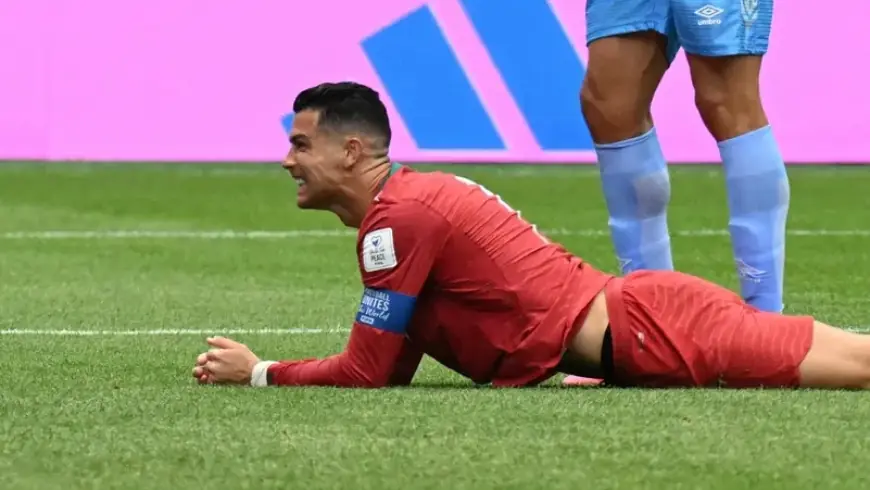 لاعب الكونغو في تصريح صادم: لم نهتم برونالدو.. لأنه تقدّم في السن