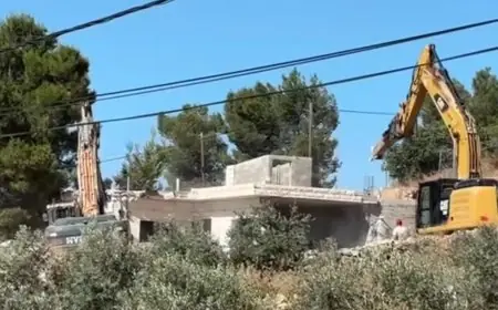 تصعيد إسرائيلي في الضفة: هدم منازل في الخليل ورام الله وحملة اعتقالات واسعة