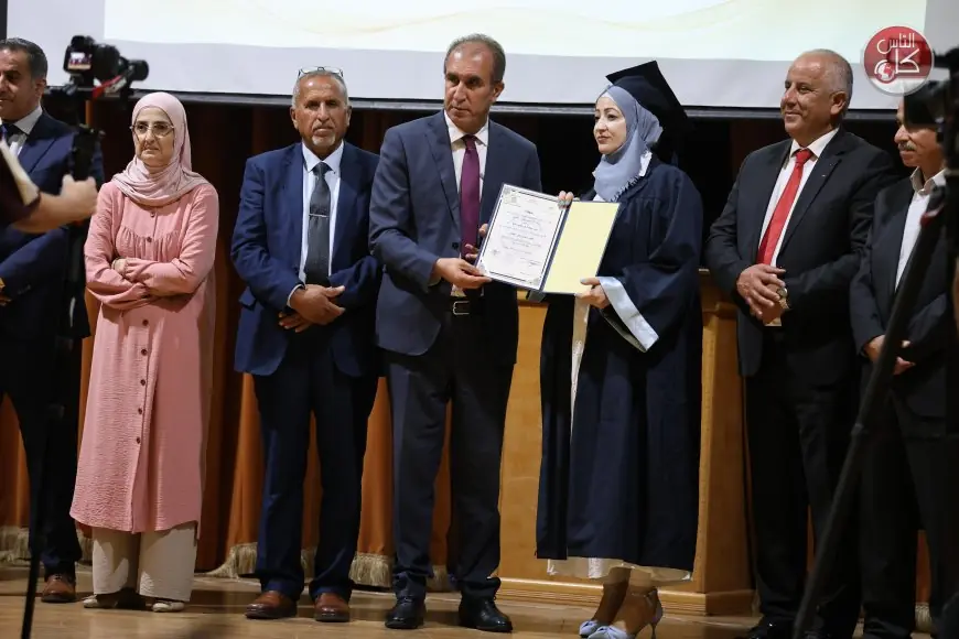  صور - جامعة فلسطين التقنية- خضوري تحتفل بتخريج الفوج الثالث من مربيات الأطفال