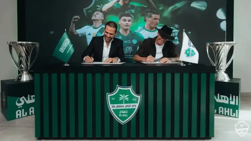 الأهلي يمدد عقد مدافعه البرازيلي إيبانيز حتى 2029