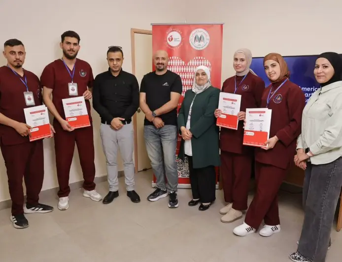 مركز القلب بالجامعة العربية الأمريكية يختتم برنامجاً تدريبياً  لتطوير كوادر جمعية بيت الأجداد لرعاية المسنين