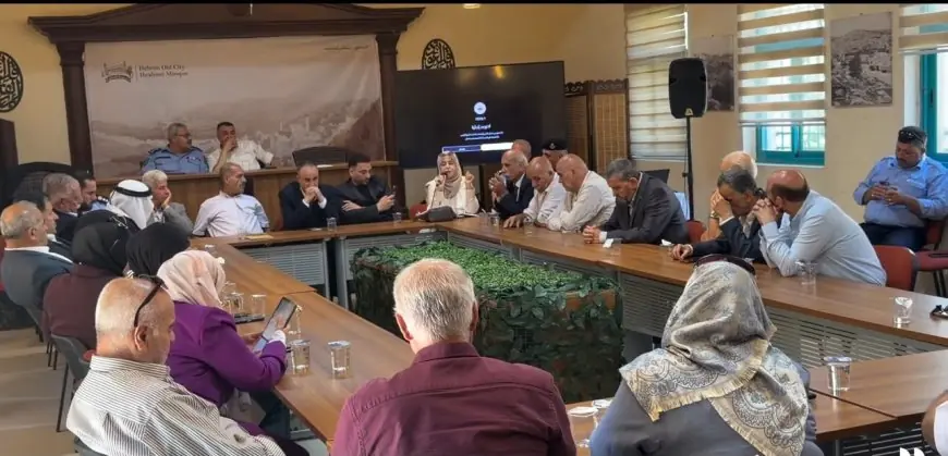ندوة سياسية في الخليل تبحث مخاطر الاستيطان وآليات تعزيز صمود المواطنين