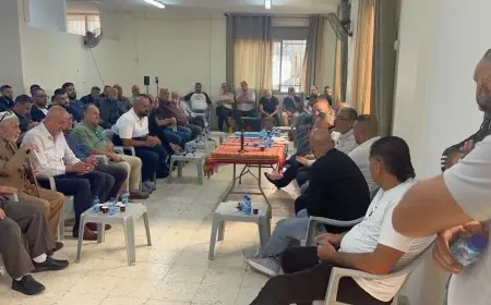 ممثلو عائلات كفر عقب يطالبون بحل عاجل لأزمة المرور على حاجز قلنديا