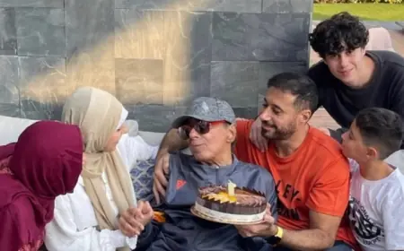 بصورة من آخر عيد ميلاد.. أحمد السعدني يحيي ذكرى والده