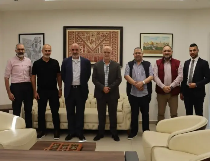 مدى العرب تستقبل رئيس مجلس إدارة والرئيس التنفيذي لهيئة تنظيم قطاع الاتصالات