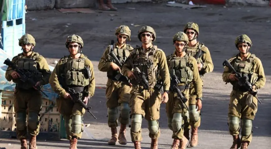 الاحتلال يشن حملة اعتقالات في طولكرم تطال 9 فلسطينيين بينهم أسرى محررون