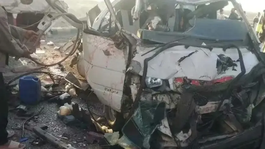مصرع 10 أشخاص وإصابة 19 آخرين في حادث تصادم مروع بمصر